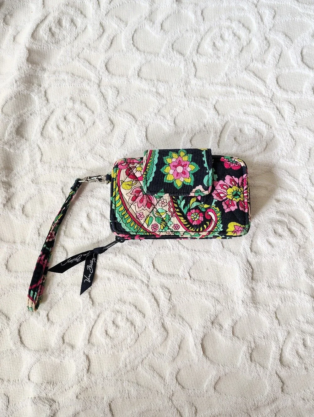 Vera Bradley Petal Paisley Smart Phone Wristlet Vintage Retired